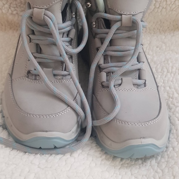winter boots - Picture 1 of 6